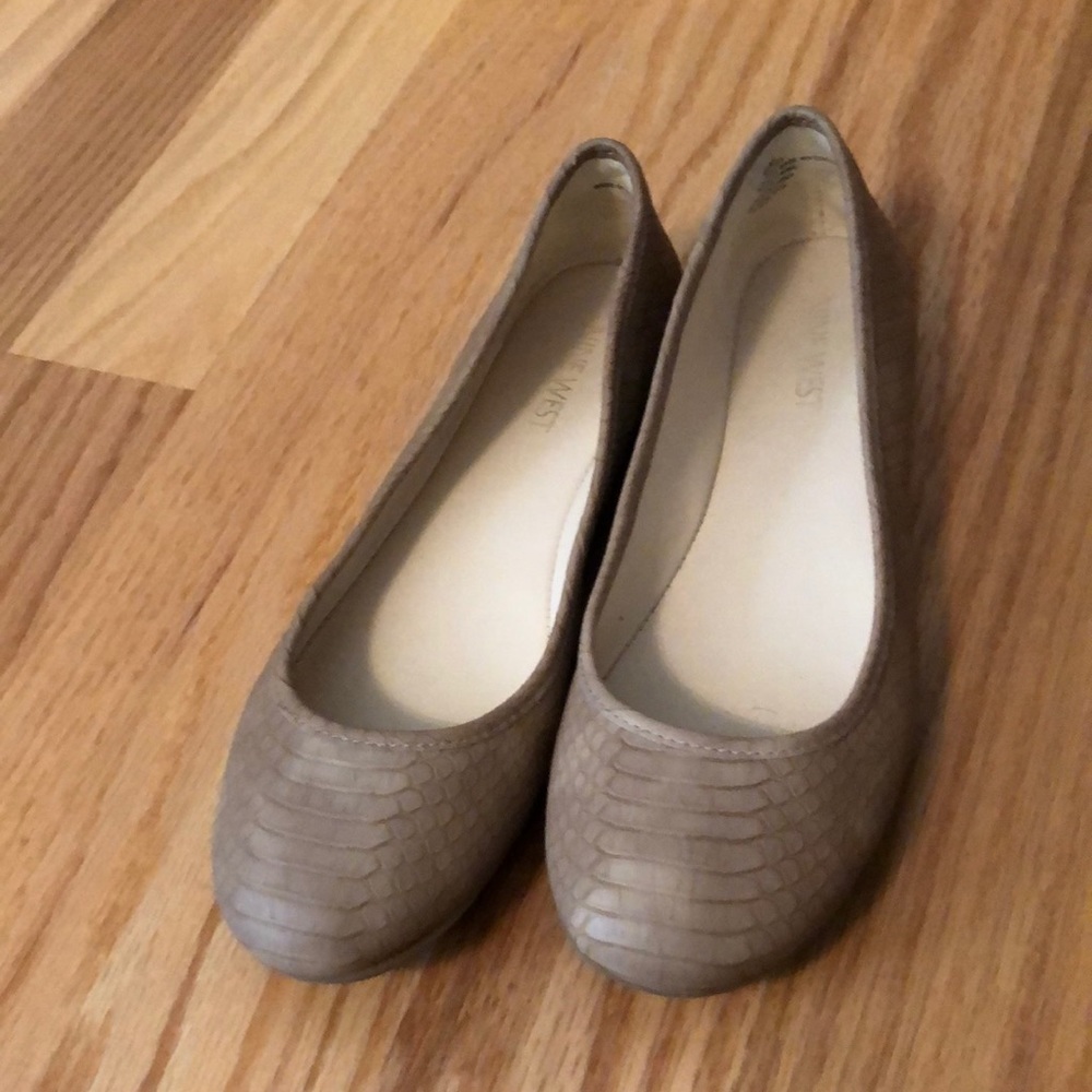 Nine West Tan Flats